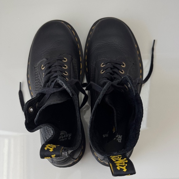Dr. Martens Pascal Virginia Leather Black Lace Up Boots - Picture 5 of 10